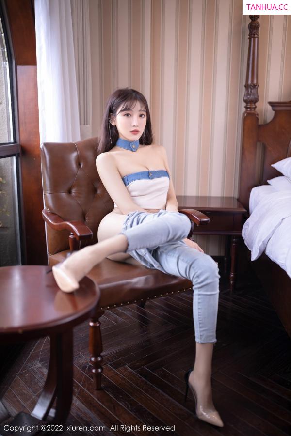 陆萱萱  [XiuRen]高清写真图 2022.11.24 No.5908 陆萱萱 北京旅拍第29张图片